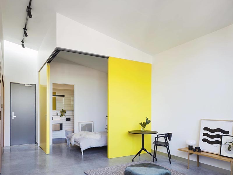 australian practice musk architecture studio maximized the units of coppin street apartment with flexible floor plans and large sliding doors that expose of reveal some of the bedrooms
